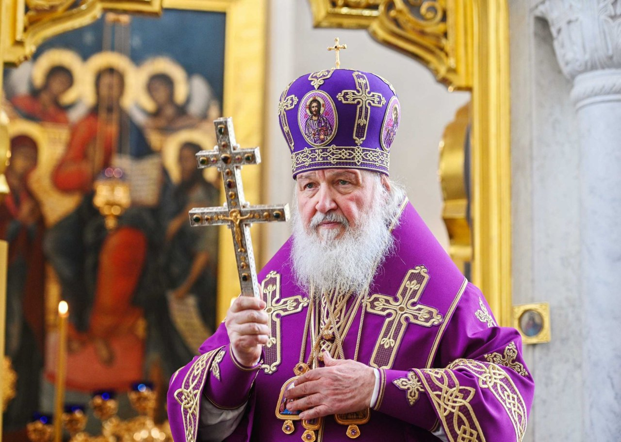 Патриарх Кирилл утвердил молитвы от коронавируса