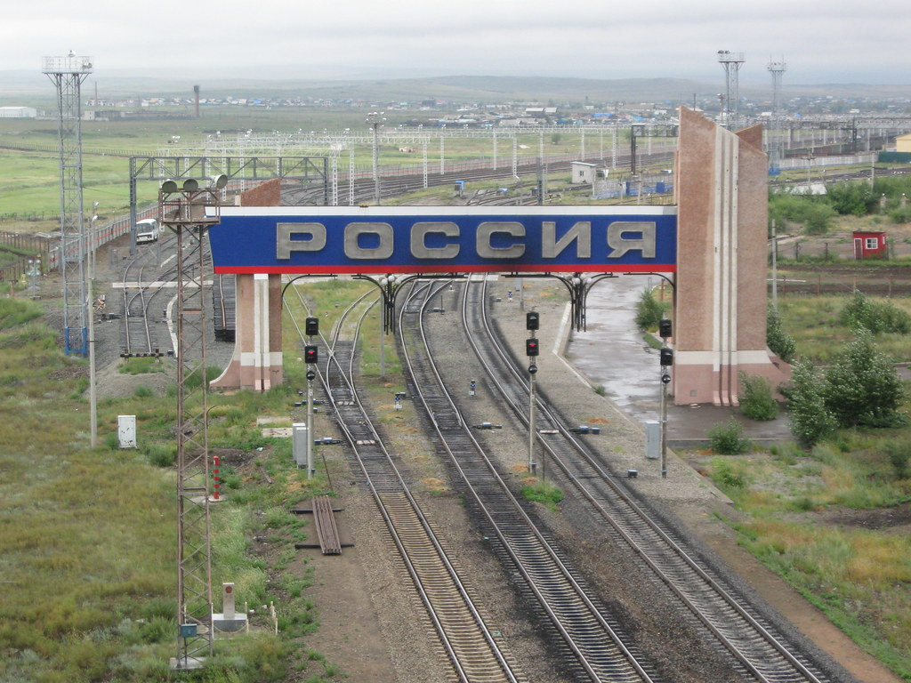 Правительство поручило закрыть границы России