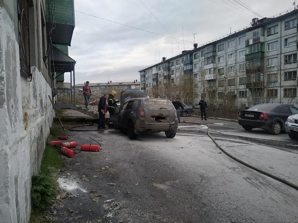 Поджогом авто директора воркутинского телеканала заинтересовались следователи