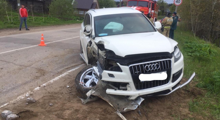 В Коми 14-летняя девочка разбила авто своего 35-летнего «возлюбленного»
