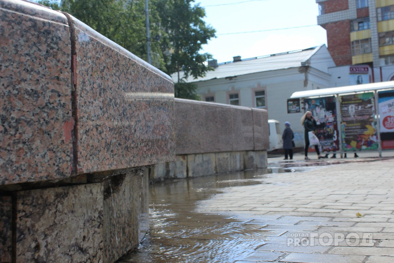 В фонтане у «Детского мира» в Сыктывкаре обнаружили протечку (фото)