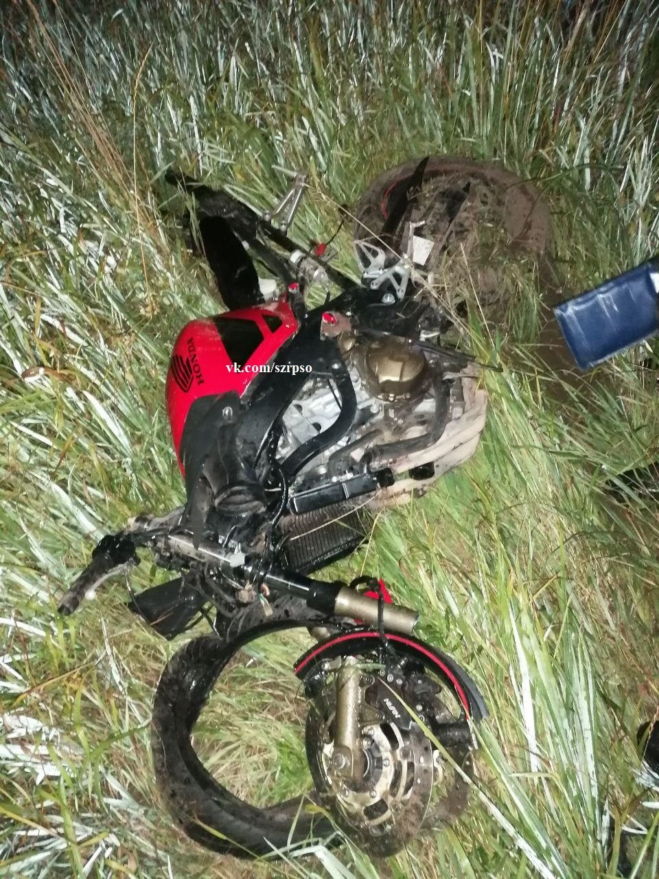 В Сыктывкаре мотоциклист врезался в дорожный знак и серьезно повредил голову