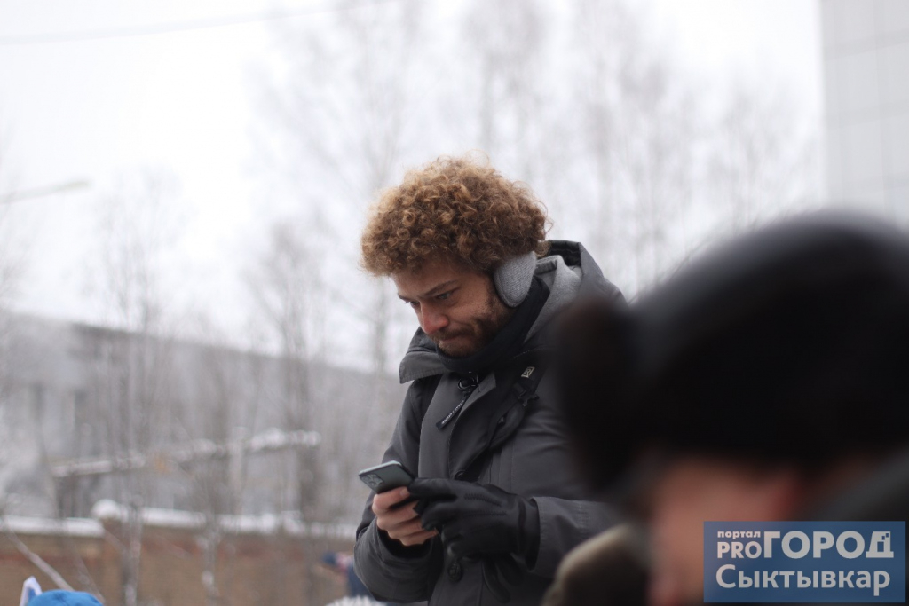 В Коми прилетел известный блогер Илья Варламов
