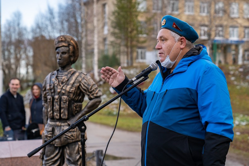 В Коми жестко раскритиковали новый памятник в честь десантников