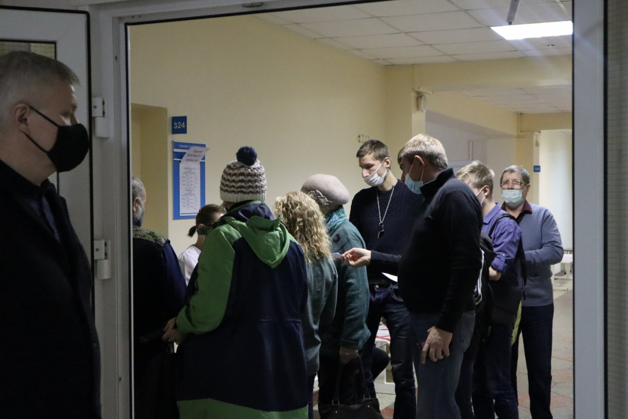 Очереди и болезни: чего ждать в поликлиниках Сыктывкара в период пандемии (фото)