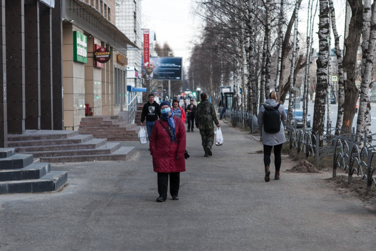 В Минздраве Коми прокомментировали огромные очереди в новом ковидном центре