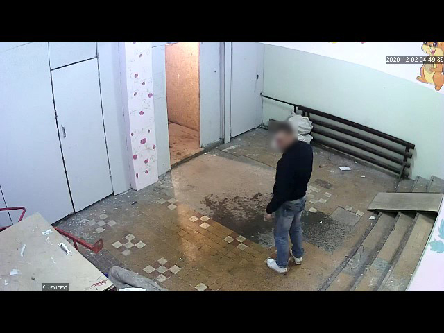 Общежитие в Сыктывкаре, где люди сделали ремонт за свои деньги, подожгли (видео)