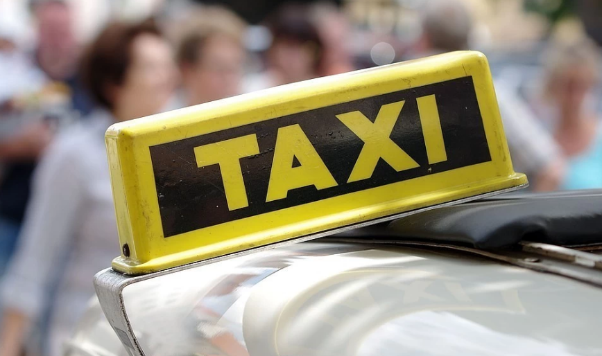 В Сыктывкаре появилось бесплатное такси до ковидного центра