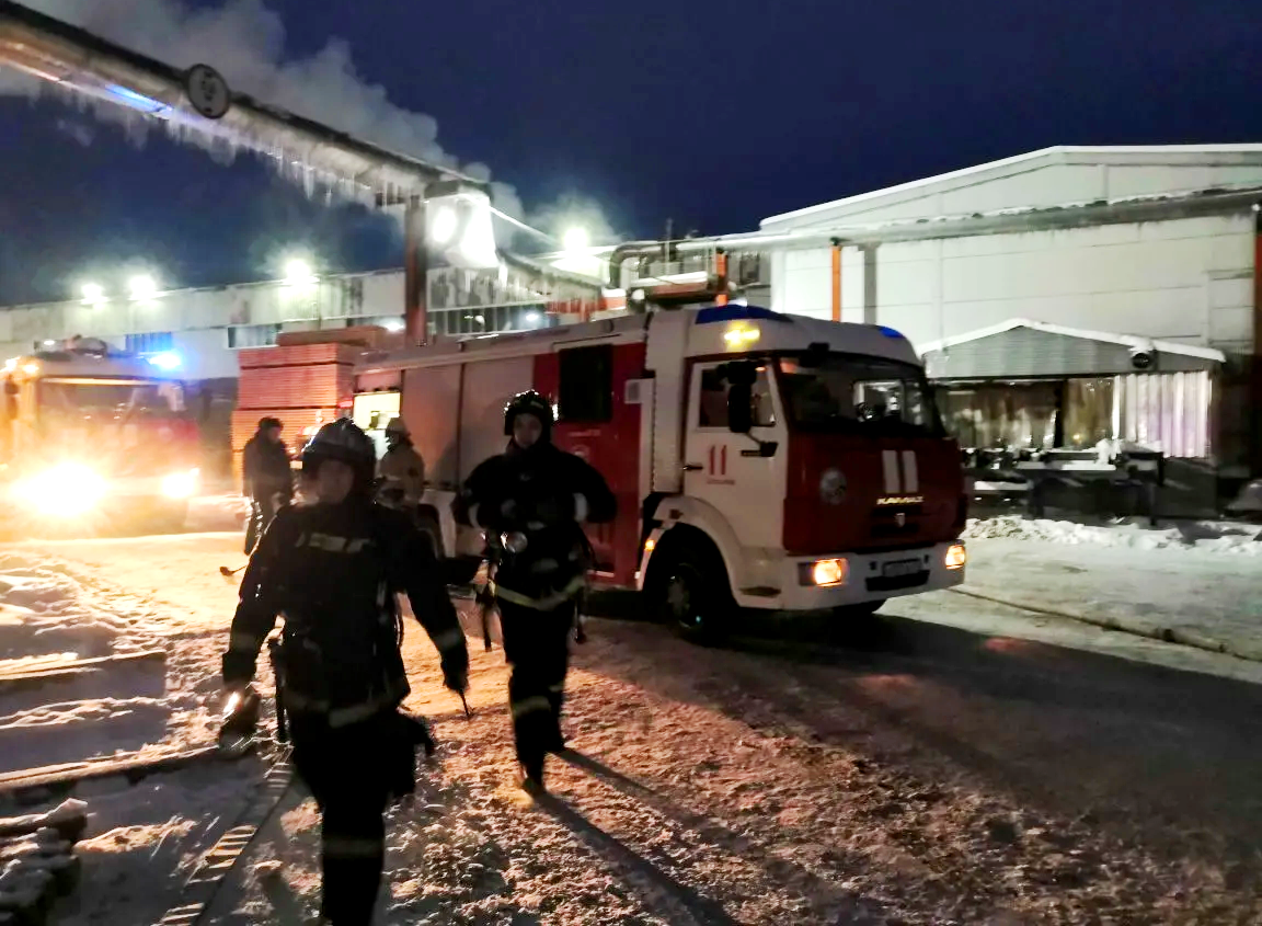 В Сыктывкаре произошел крупный пожар на «СевЛесПиле»
