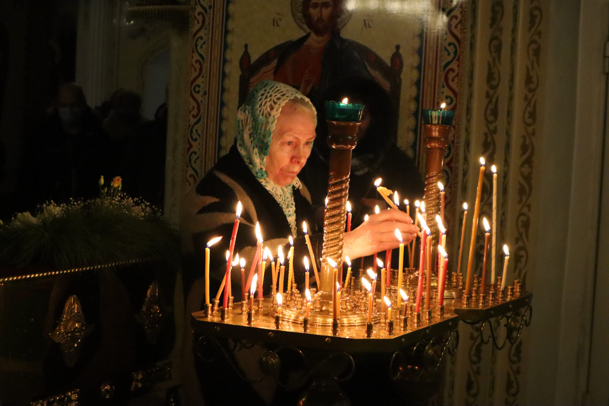 Фоторепортаж: как в Сыктывкаре проходит рождественская служба