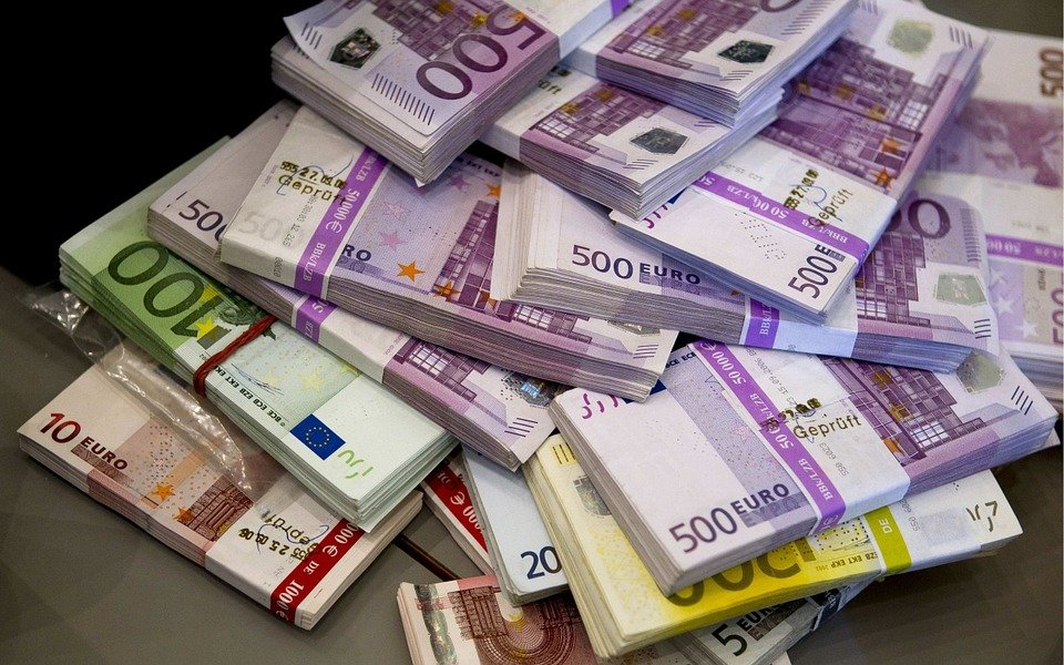 Эксперты назвали валюту, на которой россияне могут заработать в 2021 году