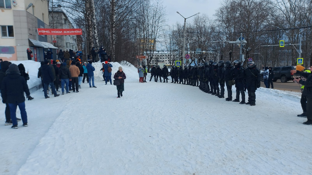В Сыктывкаре на акции протеста начали задерживать людей