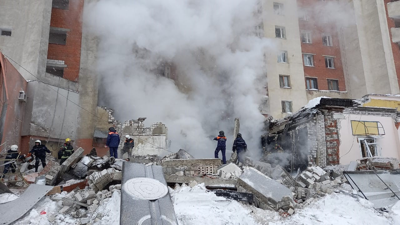В Нижнем Новгороде взорвался жилой дом: под завалами остались люди