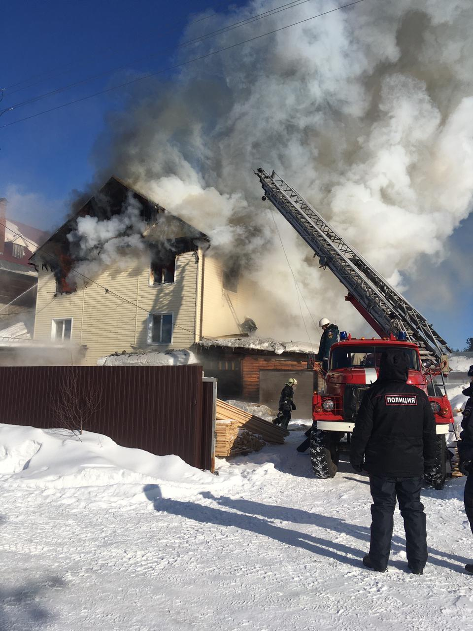 Появились подробности мощного пожара в жилом доме в Сыктывкаре