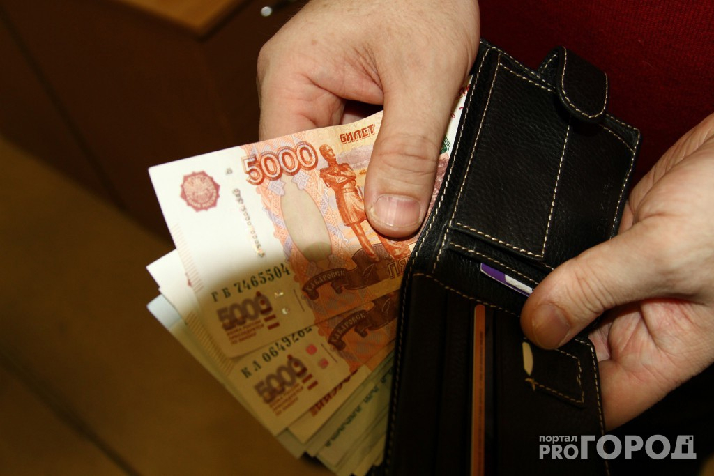 Финансист рассказал, как падение курса рубля отразится на жизни россиян