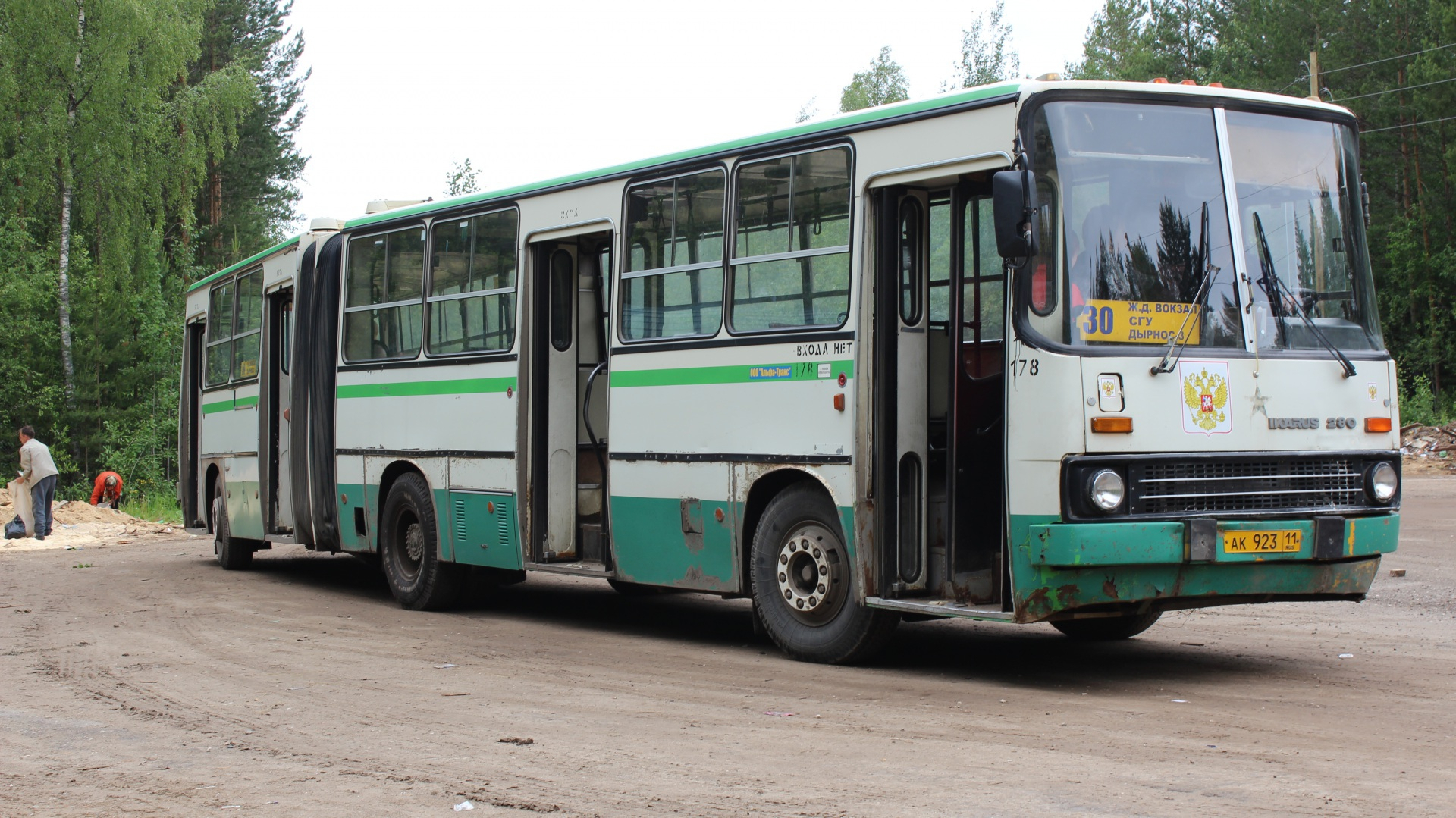 В Сыктывкаре изменилось расписание дачных автобусов из-за состояния дорог