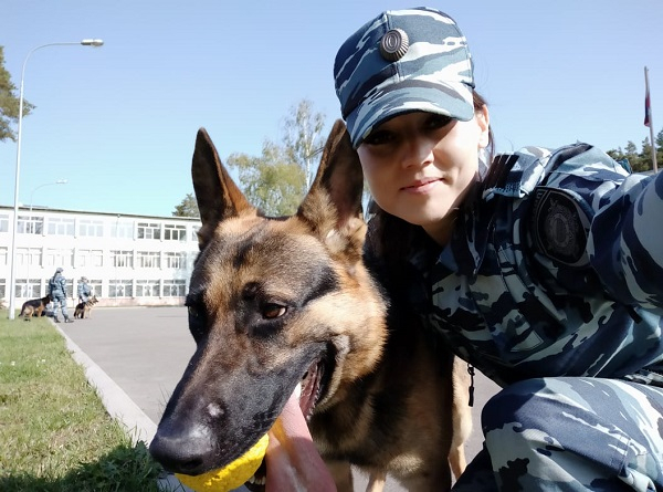 В Коми собака помогла полиции найти водку