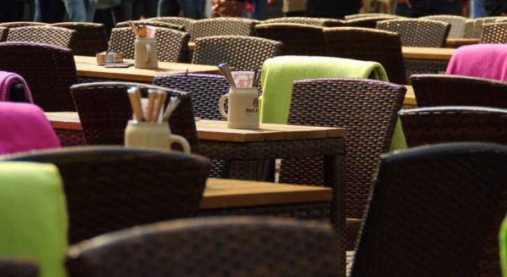 В Сыктывкаре разрешат размещать летние кафе на тротуарах