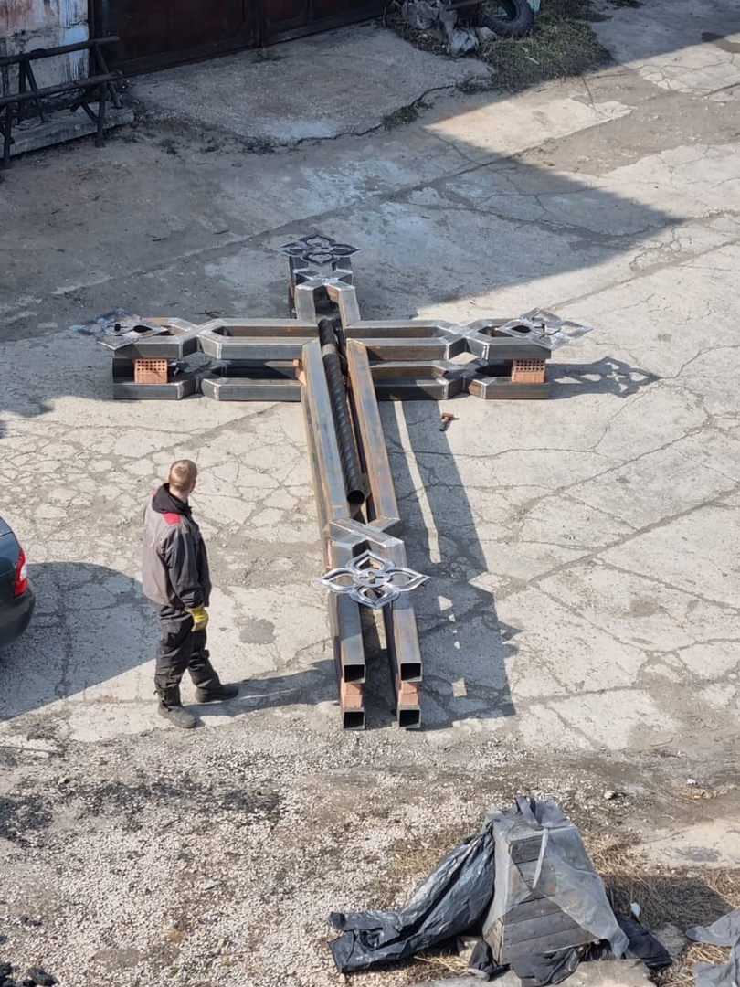 Под Сосногорском установят огромный металлический крест