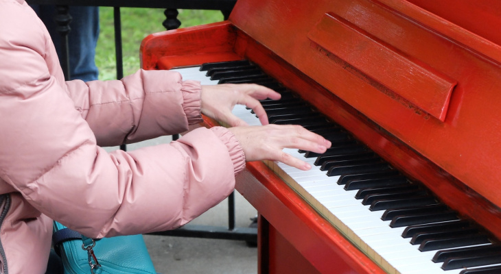 Красное пианино вернется в Кировский парк на День города