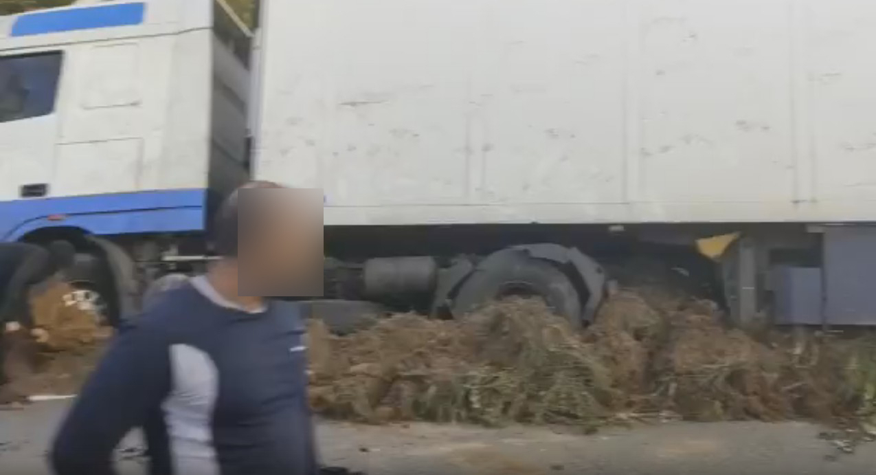 На трассе Сыктывкар-Ухта случилось серьезное ДТП с фурой (видео)