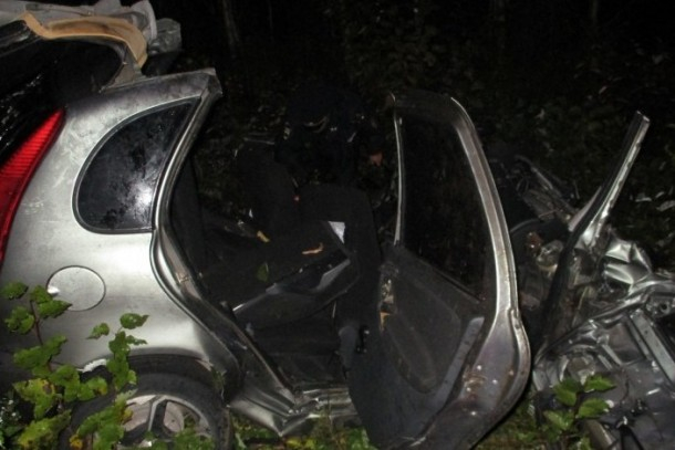 В жестком ДТП на трассе в Коми погиб человек, двое серьезно пострадали