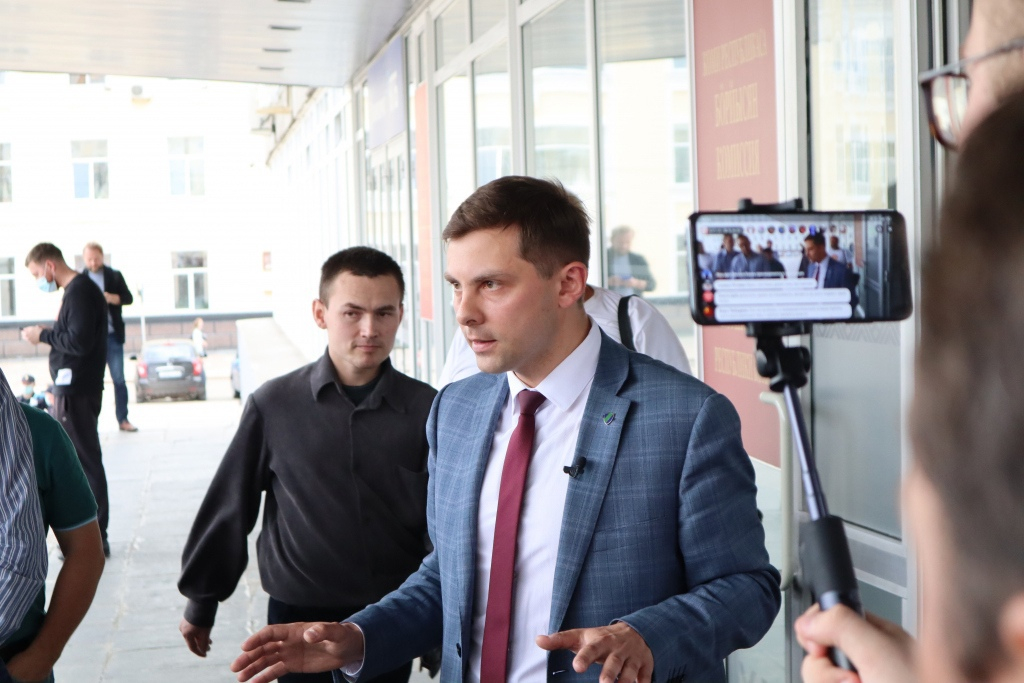 Олег Михайлов побеждает на выборах в Госдуму