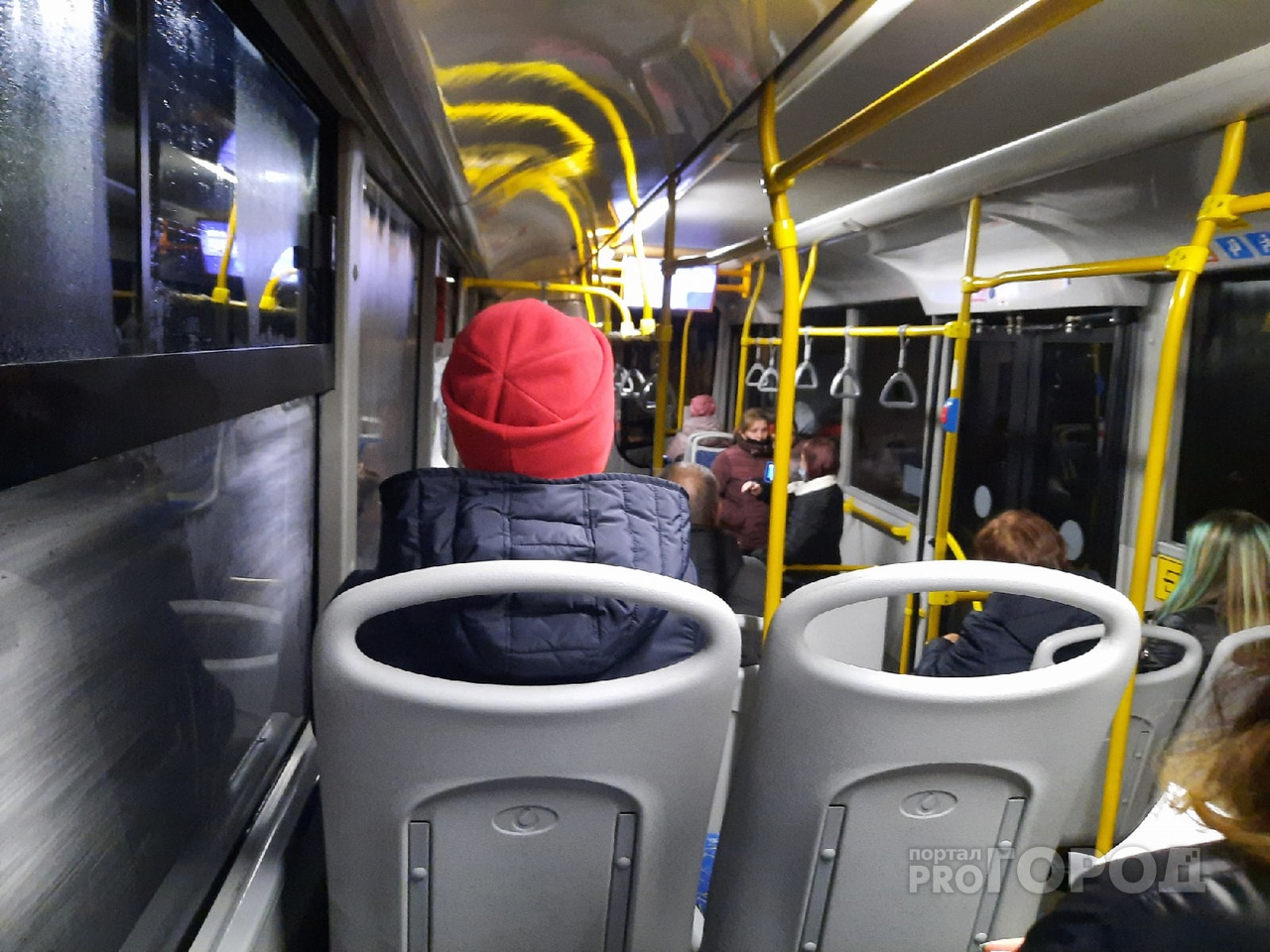 Сыктывкарцев продолжают штрафовать за проезд без маски в автобусах