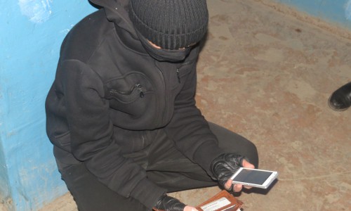 В Коми мужчина украл у приятельницы телефон, который она похитила у своей подруги