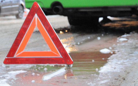 В Коми столкнулись два большегруза: водители тяжело пострадали