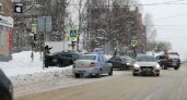 В центре Сыктывкара авто вылетело на тротуар