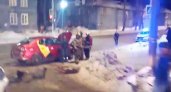 В Сыктывкаре на оживленном перекрестке произошло жесткое ДТП