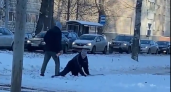 В Сыктывкаре пьяный мужчина накинулся на пожилого лыжника
