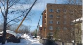 Опасный балкон в сыктывкарском общежитии разобрали