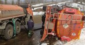 В Коми опрокинулся грузовик с нефтью