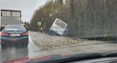 В Сыктывкаре пассажирский автобус вылетел в кювет