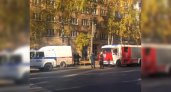 В Сыктывкаре оцепили часть улицы: на месте работали МЧС, спасатели и "скорая"