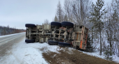 За утро в Коми две машины перевернулись на трассе