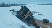 На дороге в Коми опрокинулся автокран