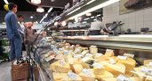 Напичкан растительными жирами: Роскачество назвало худшие сыры "Гауда" и "Эдам"