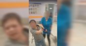 Два школьника пинали и оскорбляли сверстника в сыктывкарском бассейне