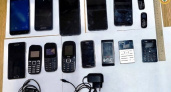 В Коми задержали мужчину, который пытался перебросить в колонию партию смартфонов