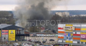 В Сыктывкаре полыхают строения недалеко от ТРЦ "Июнь"