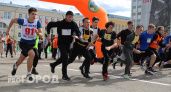 В Сыктывкаре прошла легкоатлетическая эстафета среди детей и взрослых ко Дню Победы