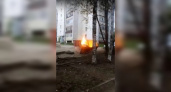 В Сыктывкаре пожарные тушили горящий мусорный бак
