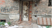 В Сыктывкаре закрыли доступ в заброшенное здание напротив бани №4, где недавно был пожар