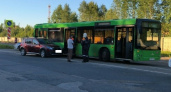 В Сыктывкаре маршрутный автобус столкнулся с иномаркой