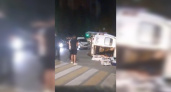 Очевидцы засняли на видео, как на перекрестке в Ухте перевернулась "скорая"