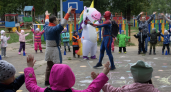Сыктывкарские активисты устроили для детей праздник с человеком-пауком, единорогом и Кощеем