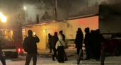 Пожар в кафе "Встреча" в Ухте попал на видео